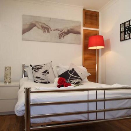Apartasuites London Emerald Esterno foto