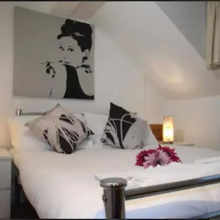 Apartasuites London Emerald Esterno foto