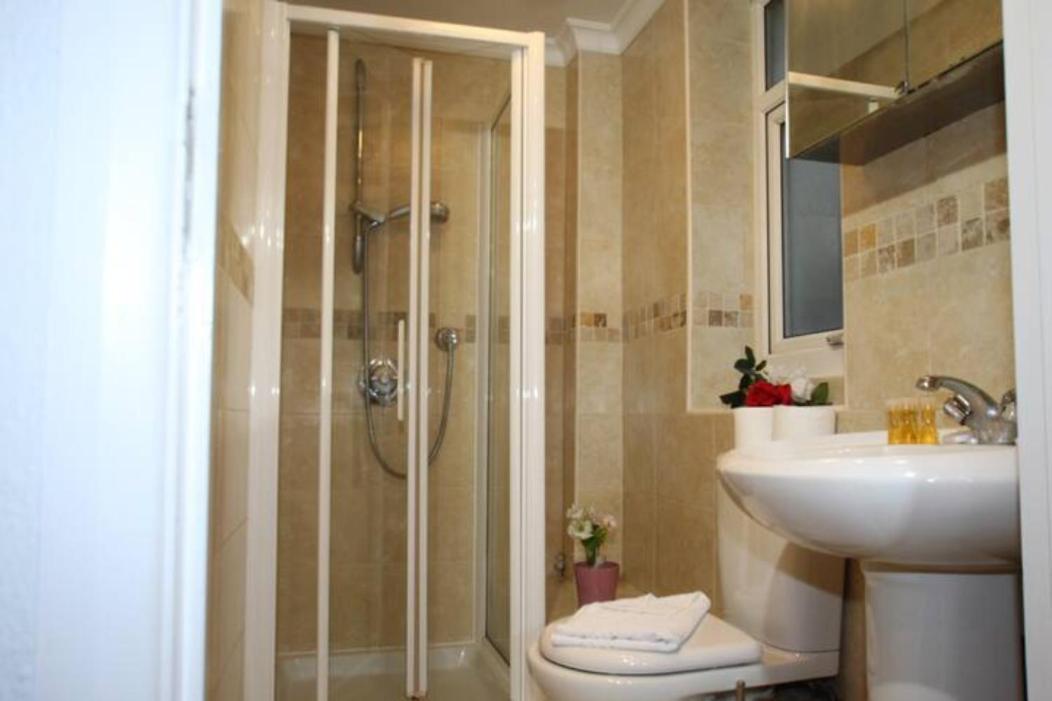 Apartasuites London Emerald Esterno foto